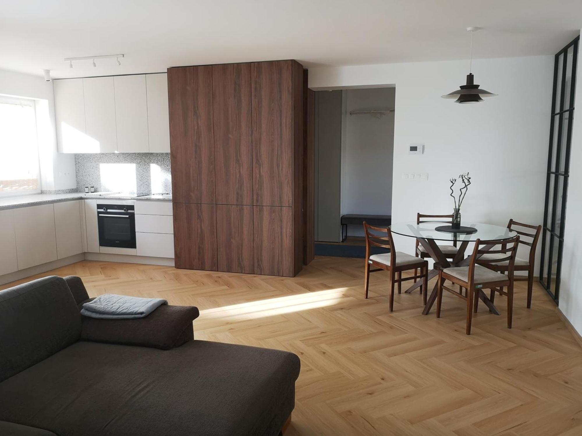 Beautiful New Apt In Old Town Near Train Station - Free Parking Bratislava Eksteriør bilde